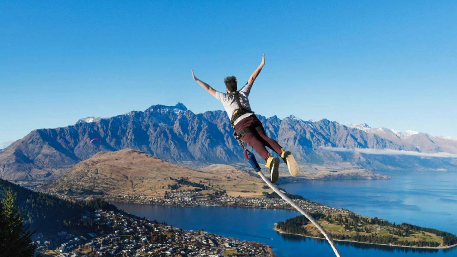 Man bungy jumping in Queenstown