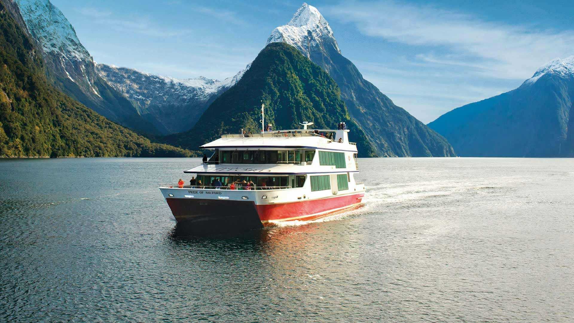 Southern Discoveries boat cruises in Milford Sound in New Zealand