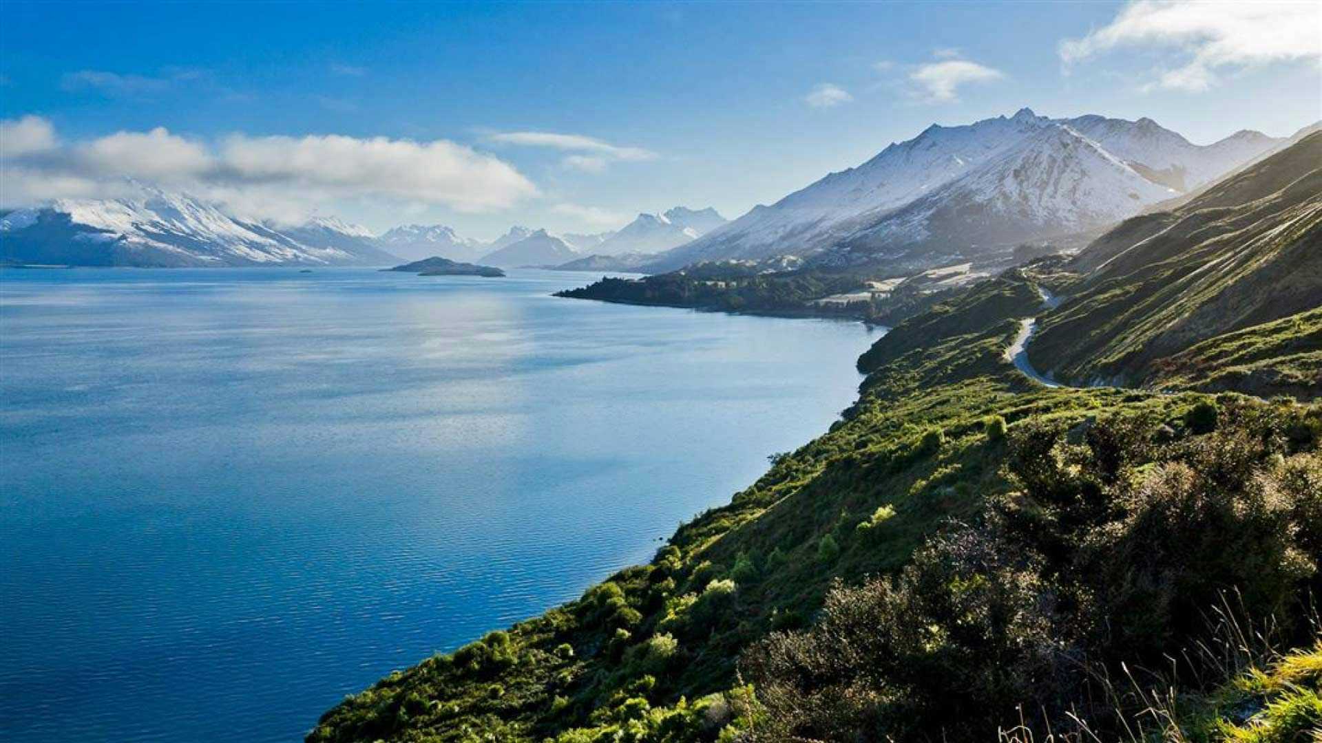 View of Queenstown over Lake Wakatipu