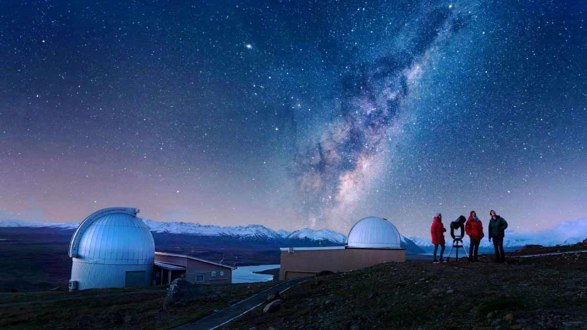 Group of people stargazing at Mount John Observatory